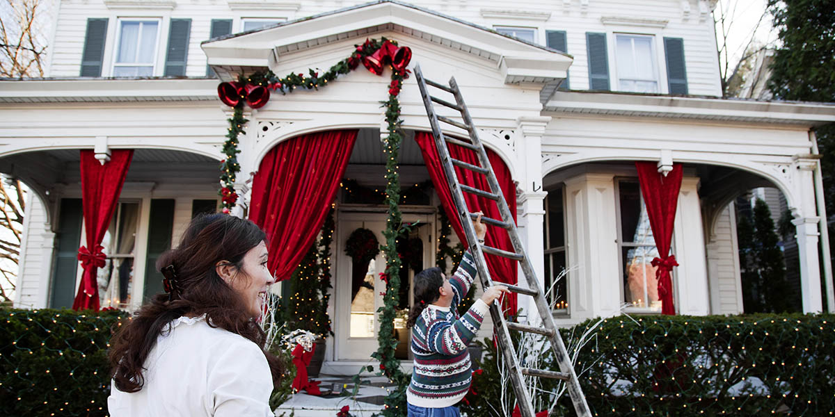 Don&rsquo;t let holiday decorating sideline you 